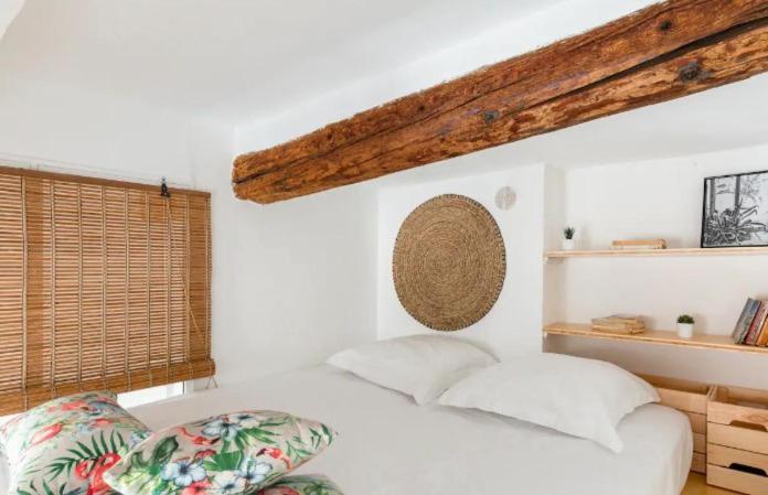 Appartement Authentique Situe En Plein Centre D'Антиб Екстериор снимка