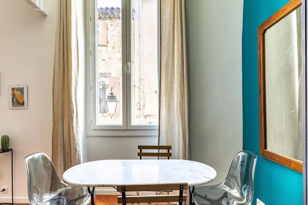Appartement Authentique Situe En Plein Centre D'Антиб Екстериор снимка