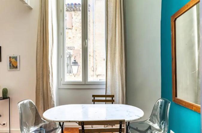 Appartement Authentique Situe En Plein Centre D'Антиб Екстериор снимка