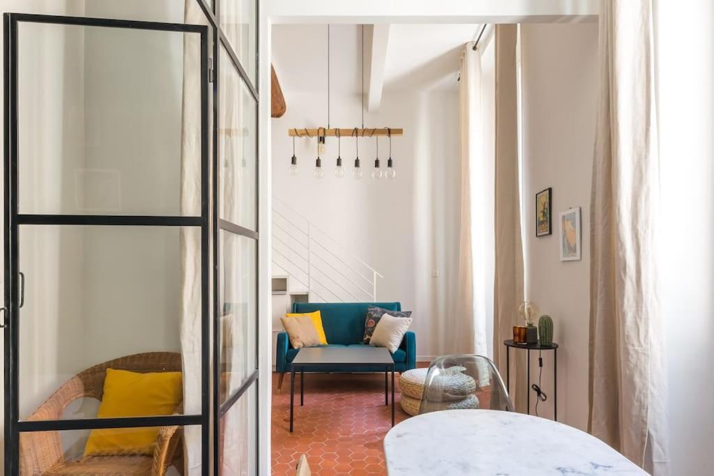 Appartement Authentique Situe En Plein Centre D'Антиб Екстериор снимка